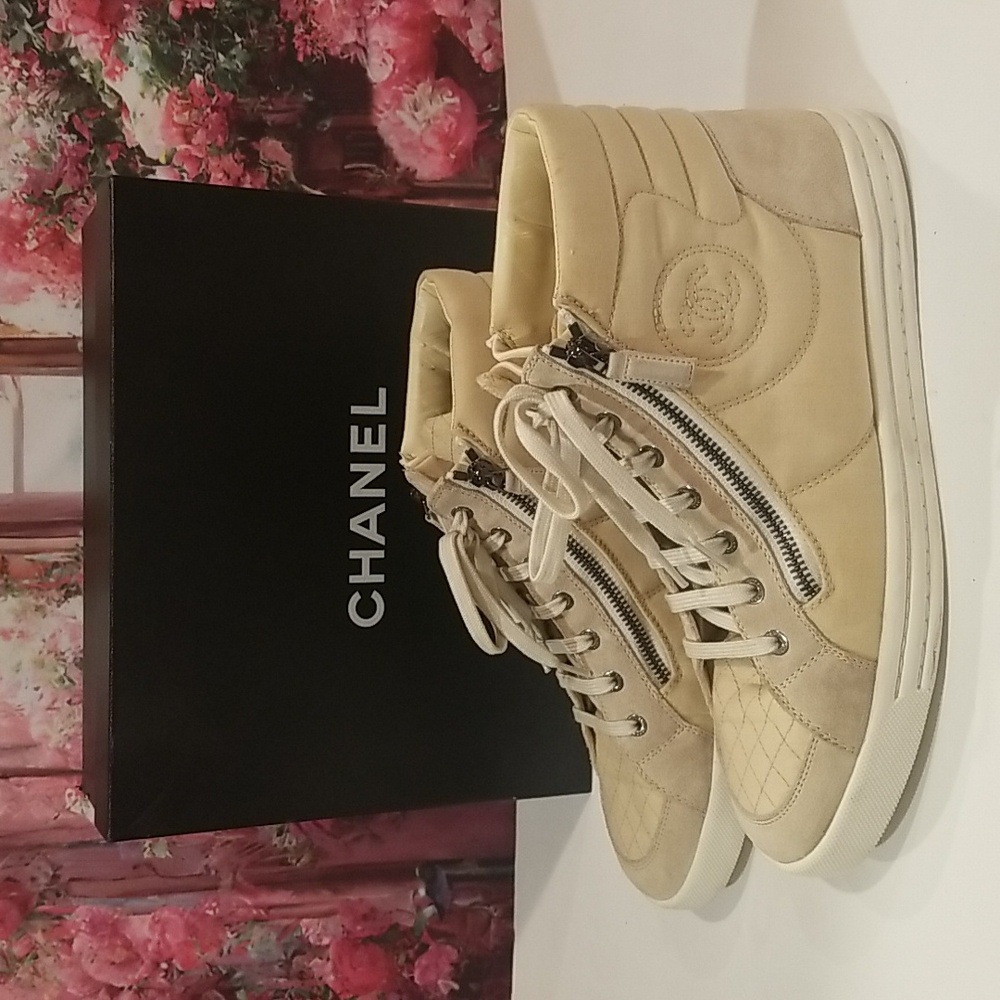 CHANEL SNEAKERS beige/white